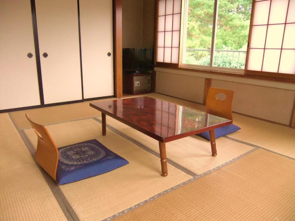 Nishimiyasou Hotel Fujikawaguchiko Quarto foto